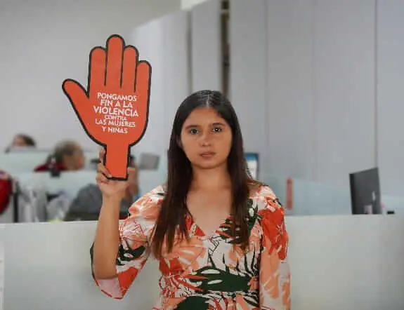 mujer.png