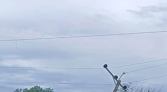 Operarios de la Emsa llegaron al sitio afectado por el río Ariari
