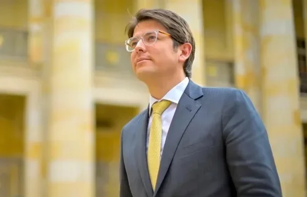 Proyecto de Ley Miguel Uribe Turbay propone reorganizar la formación técnica en Colombia